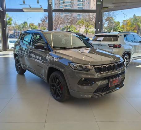 JEEP COMPASS 2.0 HURRICANE 4 TURBO GASOLINA BLACKHAWK AT9 JEEP COMPASS 2.0 HURRICANE 4 TURBO GASOLINA BLACKHAWK AT9